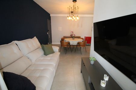 Apartamento para alugar com 74m², 2 quartos e 2 vagasSala