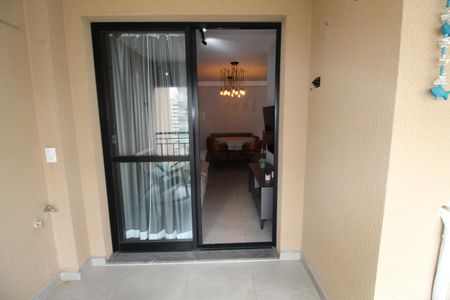 Apartamento para alugar com 74m², 2 quartos e 2 vagasSacada da Sala