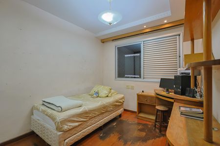 Apartamento à venda com 130m², 4 quartos e 2 vagasQuarto 2