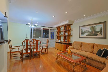 Apartamento à venda com 130m², 4 quartos e 2 vagasSala