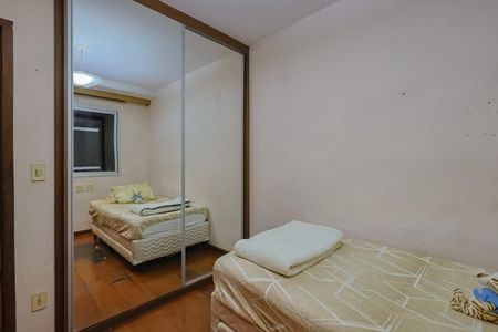 Apartamento à venda com 130m², 4 quartos e 2 vagasQuarto 2