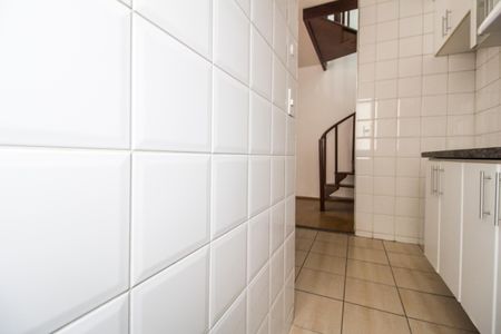 Apartamento para alugar com 68m², 2 quartos e 1 vagaÁrea de Serviço
