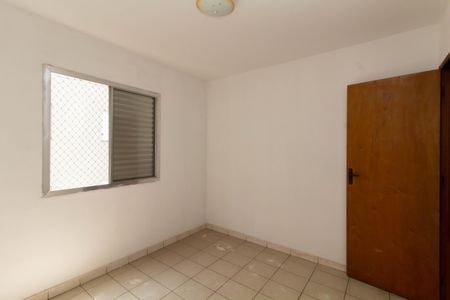 Quarto 1 de apartamento à venda com 2 quartos, 45m² em Vila Carmosina, São Paulo