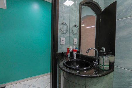 Casa à venda com 250m², 4 quartos e 5 vagas Casa à venda com 250m², 4 quartos e 5 vagasBanheiro