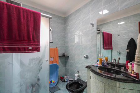 Casa à venda com 250m², 4 quartos e 5 vagas Casa à venda com 250m², 4 quartos e 5 vagasBanheiro da Suíte