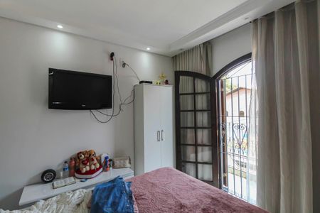 Casa à venda com 250m², 4 quartos e 5 vagas Casa à venda com 250m², 4 quartos e 5 vagasSuite