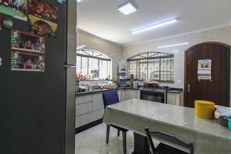 Casa à venda com 250m², 4 quartos e 5 vagas Casa à venda com 250m², 4 quartos e 5 vagasCozinha