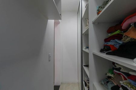 Casa à venda com 250m², 4 quartos e 5 vagas Casa à venda com 250m², 4 quartos e 5 vagasCloset da suíte