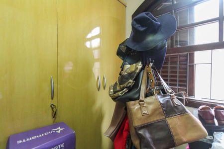 Casa à venda com 250m², 4 quartos e 5 vagas Casa à venda com 250m², 4 quartos e 5 vagasQuarto 2