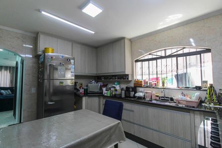 Casa à venda com 250m², 4 quartos e 5 vagas Casa à venda com 250m², 4 quartos e 5 vagasCozinha