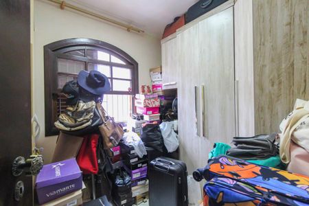 Casa à venda com 250m², 4 quartos e 5 vagas Casa à venda com 250m², 4 quartos e 5 vagasQuarto 2