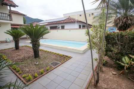 Casa para alugar com 444m², 4 quartos e 6 vagasPiscina
