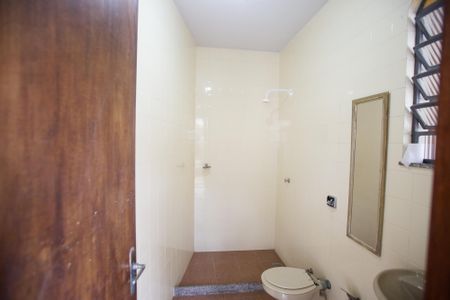 Casa para alugar com 444m², 4 quartos e 6 vagasBanheiro da Churrasqueira