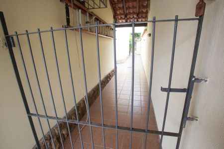 Casa para alugar com 444m², 4 quartos e 6 vagasCorredor Lateral