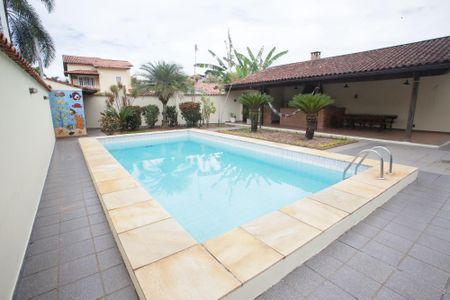 Casa para alugar com 444m², 4 quartos e 6 vagasPiscina