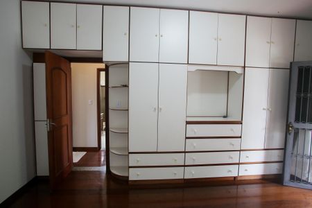 Casa para alugar com 444m², 4 quartos e 6 vagasQuarto 4