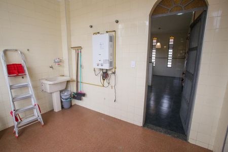 Casa para alugar com 444m², 4 quartos e 6 vagasÁrea de Serviço