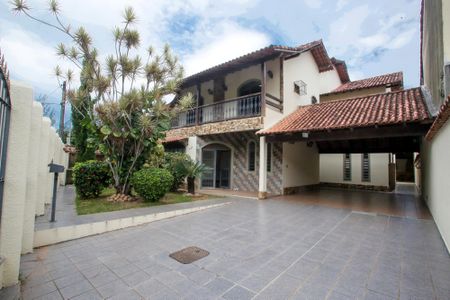 Casa para alugar com 444m², 4 quartos e 6 vagasFrente da Casa