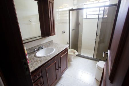 Casa para alugar com 444m², 4 quartos e 6 vagasBanheiro Social