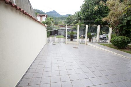 Casa para alugar com 444m², 4 quartos e 6 vagasGaragem