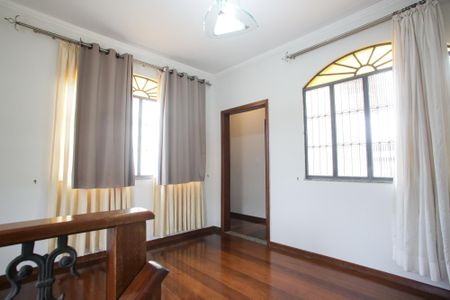 Casa para alugar com 444m², 4 quartos e 6 vagasHall dos Quartos