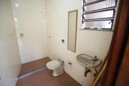 Casa para alugar com 444m², 4 quartos e 6 vagasBanheiro da Churrasqueira