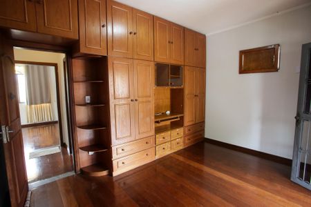 Casa para alugar com 444m², 4 quartos e 6 vagasQuarto 3