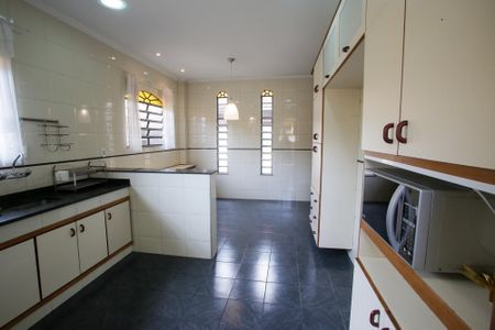 Casa para alugar com 444m², 4 quartos e 6 vagasCozinha