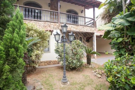 Casa para alugar com 444m², 4 quartos e 6 vagasJardim