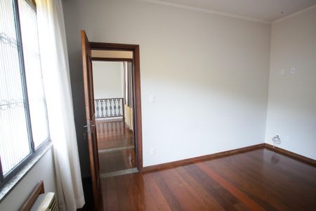 Casa para alugar com 444m², 4 quartos e 6 vagasQuarto Suíte 2