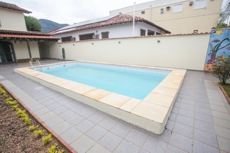 Casa para alugar com 444m², 4 quartos e 6 vagasPiscina