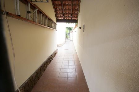 Casa para alugar com 444m², 4 quartos e 6 vagasCorredor Lateral