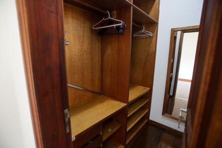 Casa para alugar com 444m², 4 quartos e 6 vagasCloset da Suíte 2