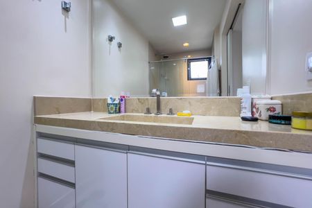 Apartamento à venda com 117m², 3 quartos e 2 vagasBanheiro da Suíte