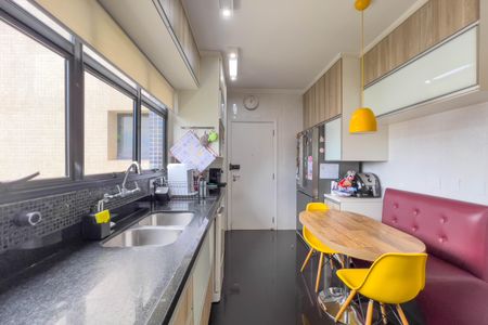 Apartamento à venda com 117m², 3 quartos e 2 vagasCozinha