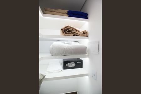 Apartamento para alugar com 94m², 1 quarto e 2 vagas Apartamento para alugar com 94m², 1 quarto e 2 vagasCloset da Suíte