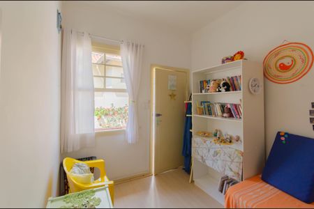 Casa à venda com 180m², 5 quartos e 2 vagasQuarto 4