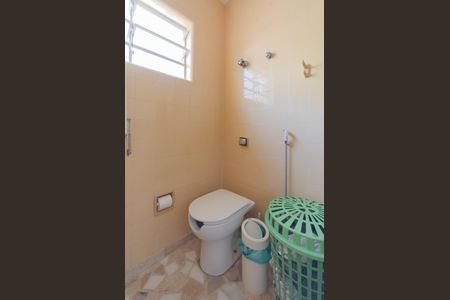 Casa à venda com 180m², 5 quartos e 2 vagasBanheiro da Suíte