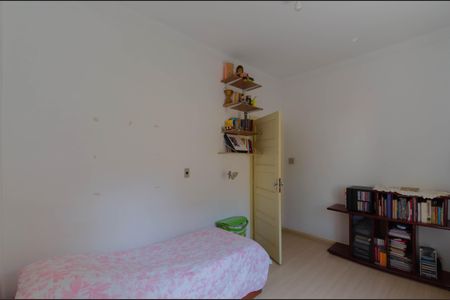 Casa à venda com 180m², 5 quartos e 2 vagasSuíte