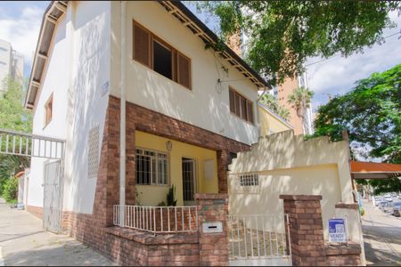 Casa à venda com 180m², 5 quartos e 2 vagasFachada