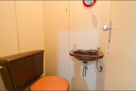 Lavabo de apartamento para alugar com 1 quarto, 50m² em Funcionários, Belo Horizonte