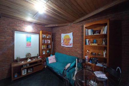 Casa à venda com 129m², 6 quartos e 2 vagasSala