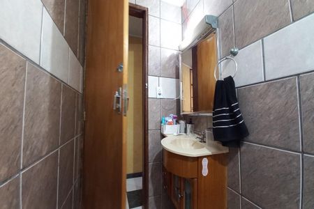 Casa à venda com 129m², 6 quartos e 2 vagasBanheiro