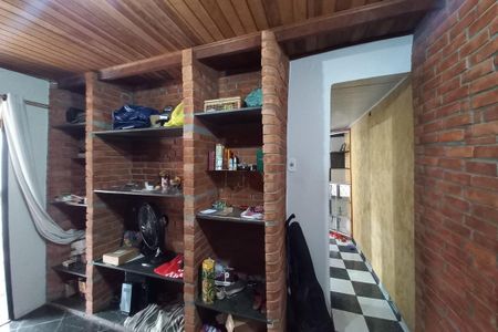 Casa à venda com 129m², 6 quartos e 2 vagasSala