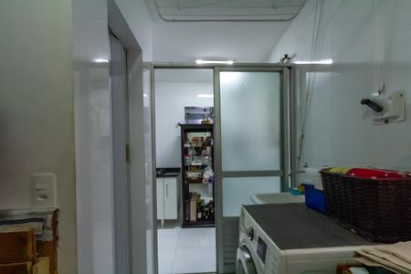 Apartamento à venda com 96m², 3 quartos e 2 vagas Apartamento à venda com 96m², 3 quartos e 2 vagasÁrea de Serviço