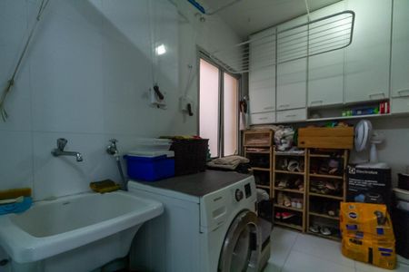 Apartamento à venda com 96m², 3 quartos e 2 vagas Apartamento à venda com 96m², 3 quartos e 2 vagasÁrea de Serviço