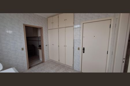 Apartamento à venda com 115m², 3 quartos e 2 vagas Apartamento à venda com 115m², 3 quartos e 2 vagasDetalhe da area de serviço
