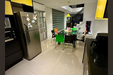 Foto 03 de casa à venda com 3 quartos, 220m² em Vila Carminha, São Bernardo do Campo