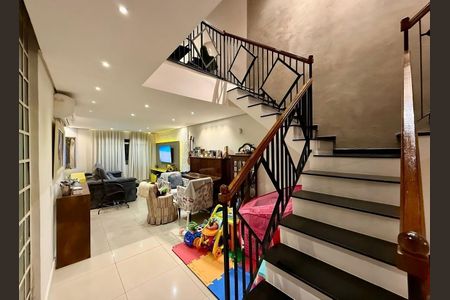 Casa à venda com 220m², 3 quartos e 5 vagas Casa à venda com 220m², 3 quartos e 5 vagasFoto 01