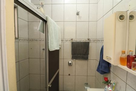 Casa à venda com 130m², 3 quartos e 1 vagaBanheiro 2